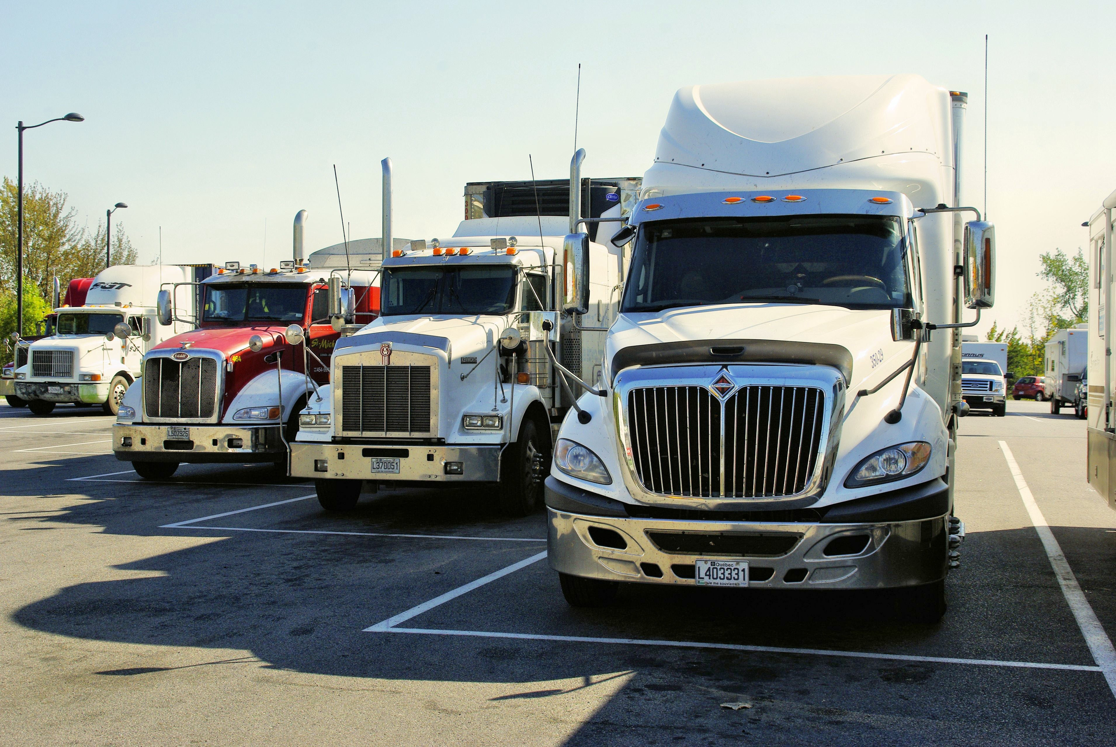 trucking-freight-trailer-express-freight-finance